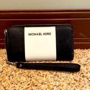 Michael Kors wristlet